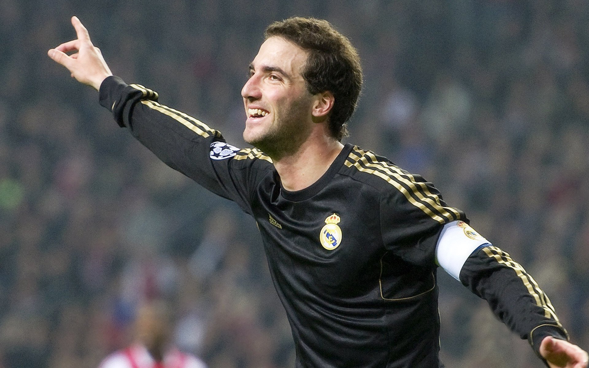 开云在线直播-德甲：拜仁补时绝杀多特，积分榜格局再变，德甲拜仁vs多特今天比赛结果